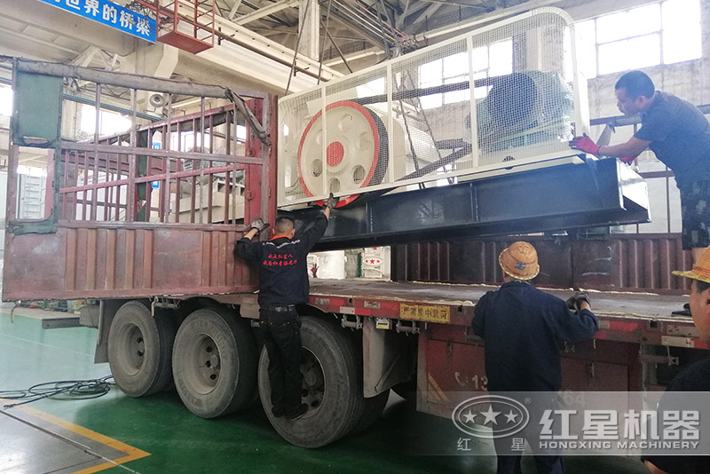 易彩堂对辊制砂机价格优惠,车间直接发货 易彩堂对辊制砂机价格优惠,车间直接发货