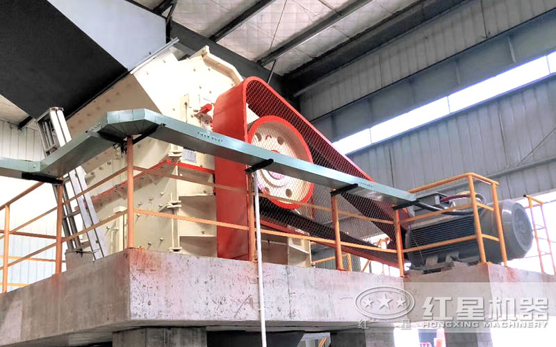 配置细碎机粉碎鹅卵石制砂现场 配置细碎机粉碎鹅卵石制砂现场