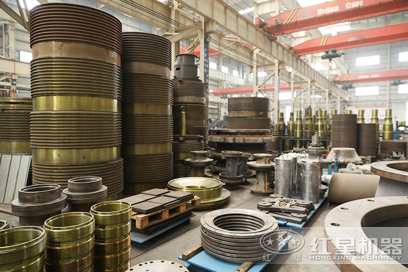 易彩堂机器花岗岩破碎机生产车间 易彩堂机器花岗岩破碎机生产车间