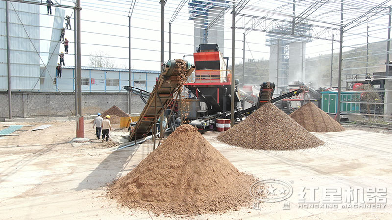 石头制成沙子机器作业实拍 石头制成沙子机器作业实拍