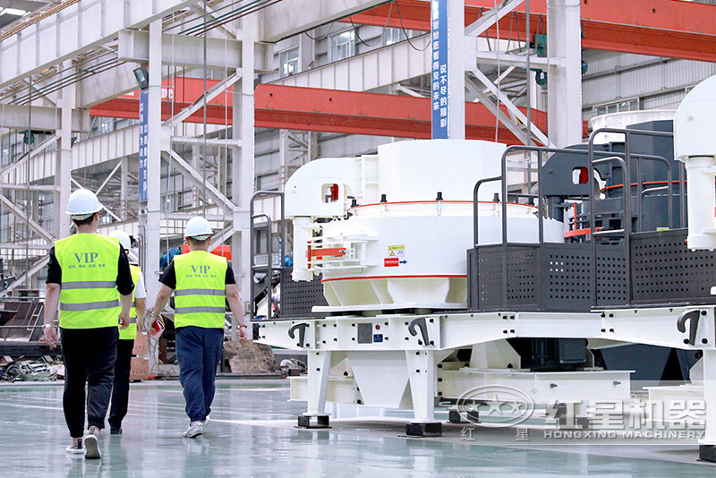 易彩堂机器石头制沙机客户来厂参观 易彩堂机器石头制沙机客户来厂参观