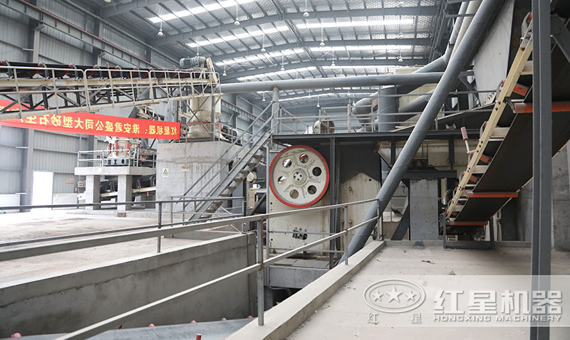 鄂破+圆锥破组成的砂石破碎生产线 鄂破+圆锥破组成的砂石破碎生产线