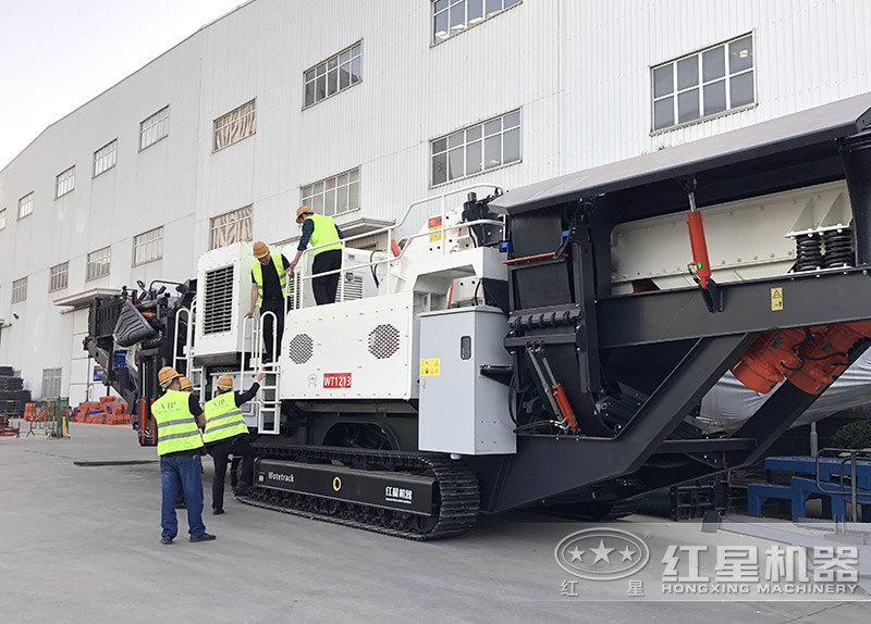 易彩堂机器移动制砂机一体式价格工厂直销,客户实地考察 易彩堂机器移动制砂机一体式价格工厂直销,客户实地考察