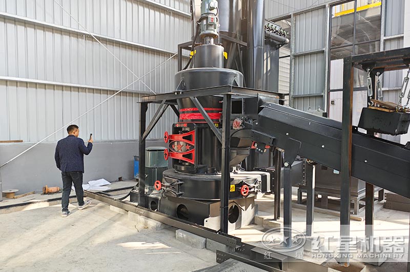 高产量雷蒙磨粉机工作现场图片 高产量雷蒙磨粉机工作现场图片