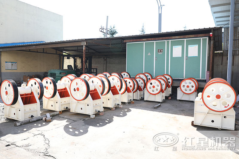 易彩堂机器小型碎石机车间全部现货 易彩堂机器小型碎石机车间全部现货