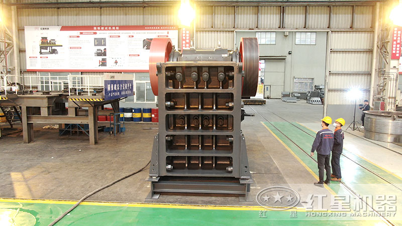 易彩堂大型颚式破碎机,产量高达1000吨 易彩堂大型颚式破碎机,产量高达1000吨