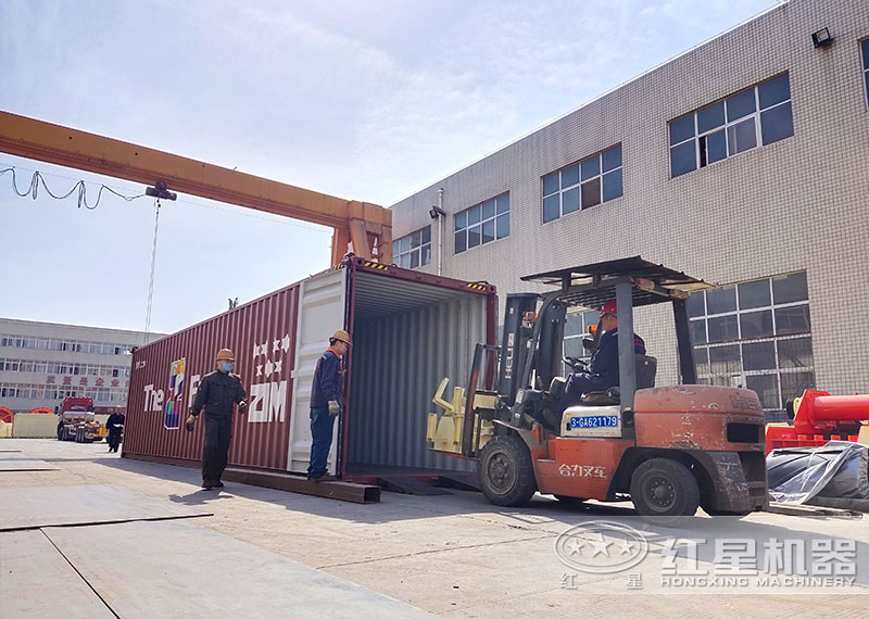 打石子设备装车发货,送到客户手中 打石子设备装车发货,送到客户手中