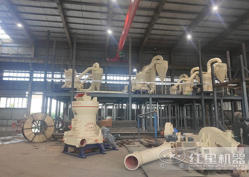 该客户现场配置4119雷蒙磨,安装中 该客户现场配置4119雷蒙磨,安装中