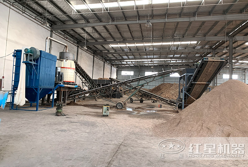 室内制砂现场:复合式制砂机生产1-5mm机制砂 室内制砂现场:复合式制砂机生产1-5mm机制砂