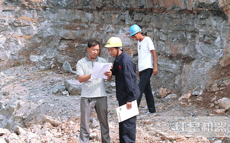 易彩堂技术人员现场考察为客户配置小型破碎机 易彩堂技术人员现场考察为客户配置小型破碎机