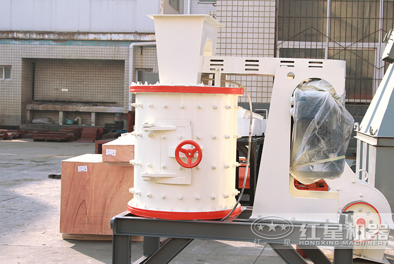 800型复合破碎机实拍 800型复合破碎机实拍