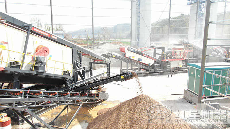 移动花岗岩破碎生产线 移动花岗岩破碎生产线