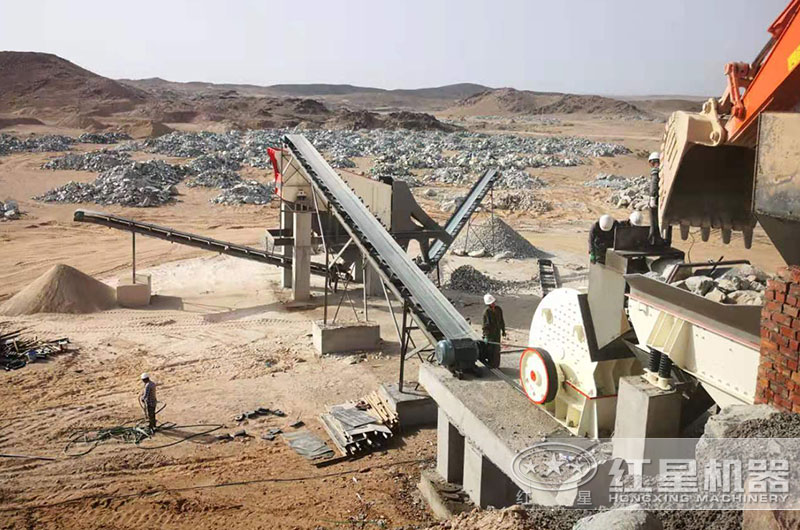 卧式粉碎机工作现场实拍图 卧式粉碎机工作现场实拍图