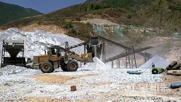 ��ɽ�ƶ�����վ����ʵ��